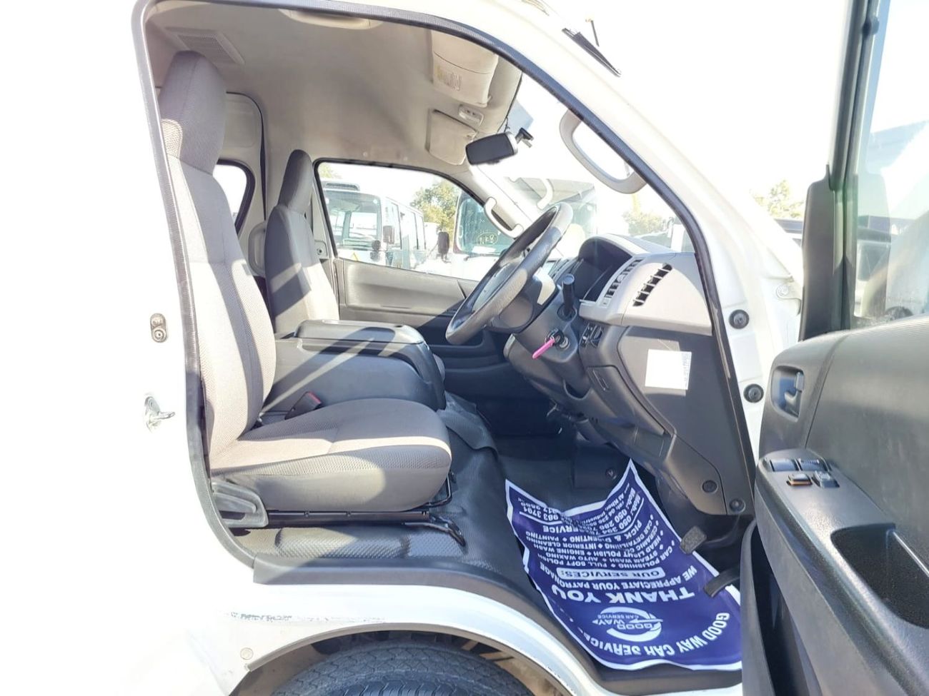 Toyota Hiace TOYOTA HIACE COMMUTER VAN RHD 2012 MODEL 3.0 L DIESEL AUTOMATIC(PM13847)