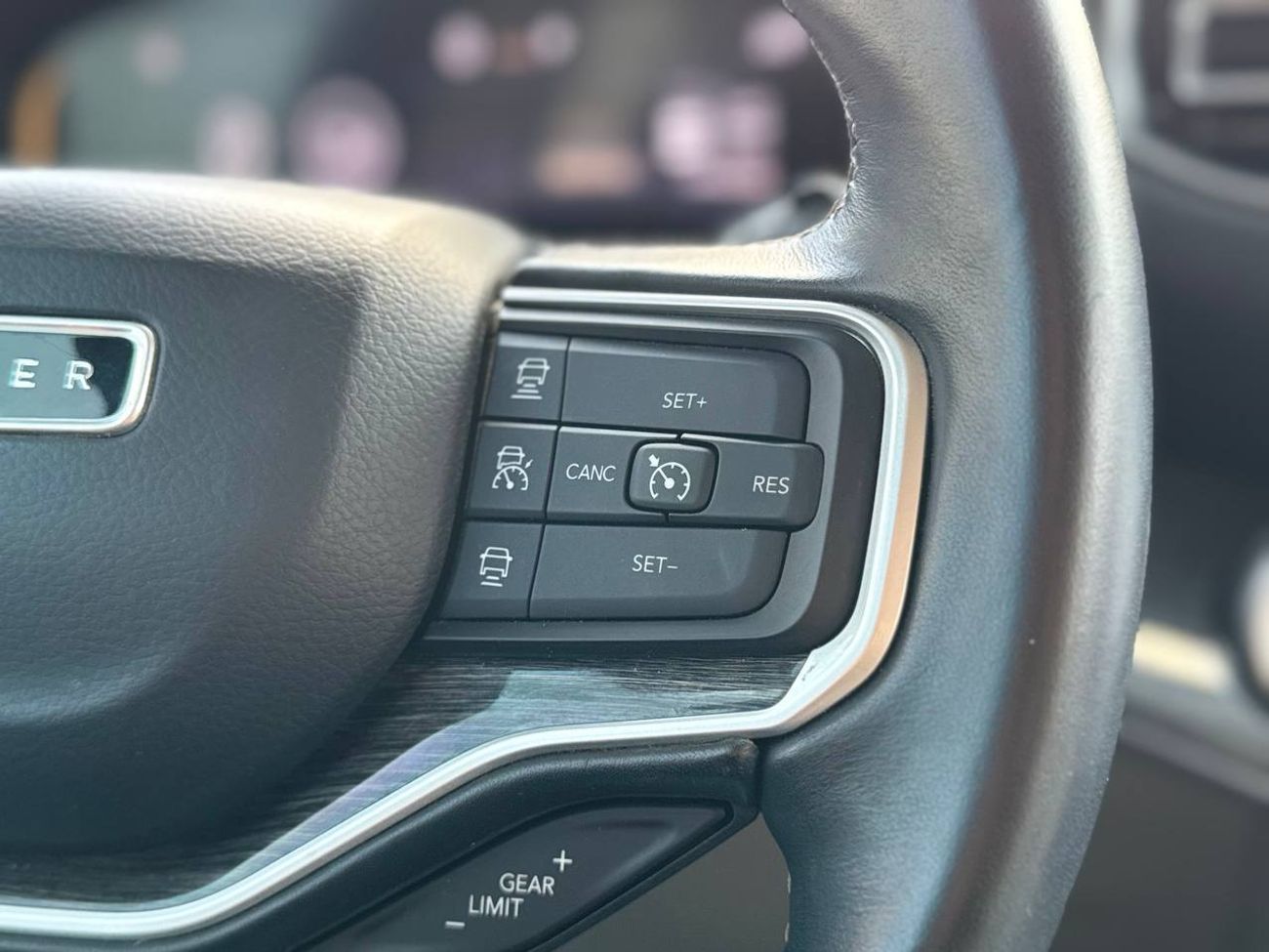 Jeep Grand Wagoneer Series III V8