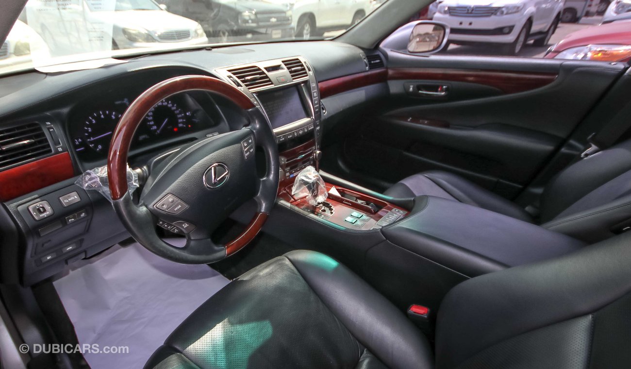 Lexus LS460