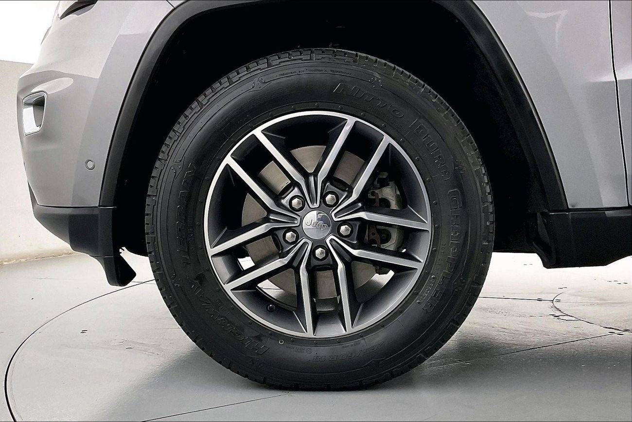 جيب جراند شيروكي Limited | سنة ضمان مجانية | 0 دفعة أولى | سياسة الإعادة بعد 7 أيام