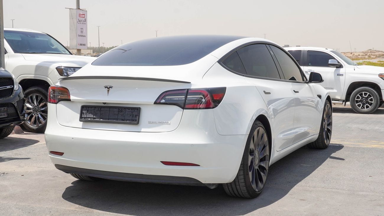 تسلا موديل 3