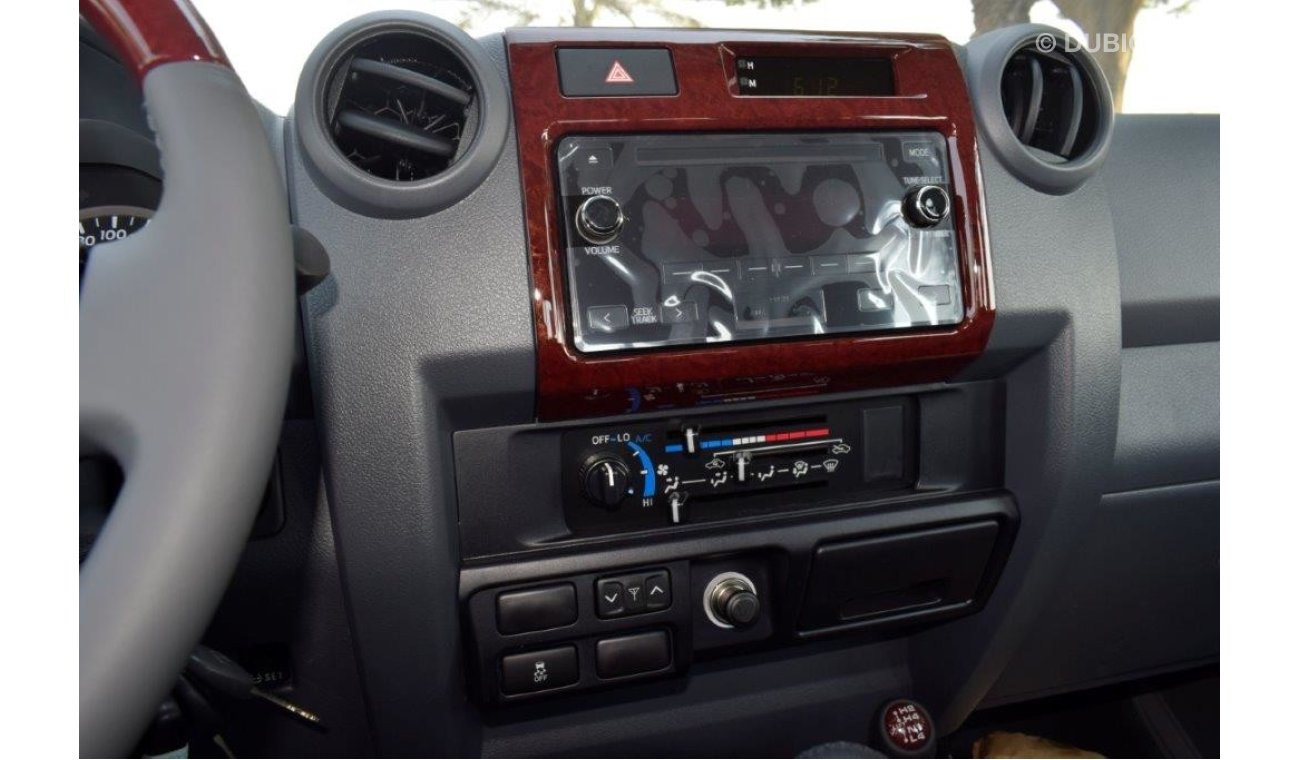 تويوتا لاند كروزر بيك آب 79 DOUBLE CAB  V8 4.5L TURBO DIESEL 6 SEAT FULL OPTION MANUAL TRANSMISSION