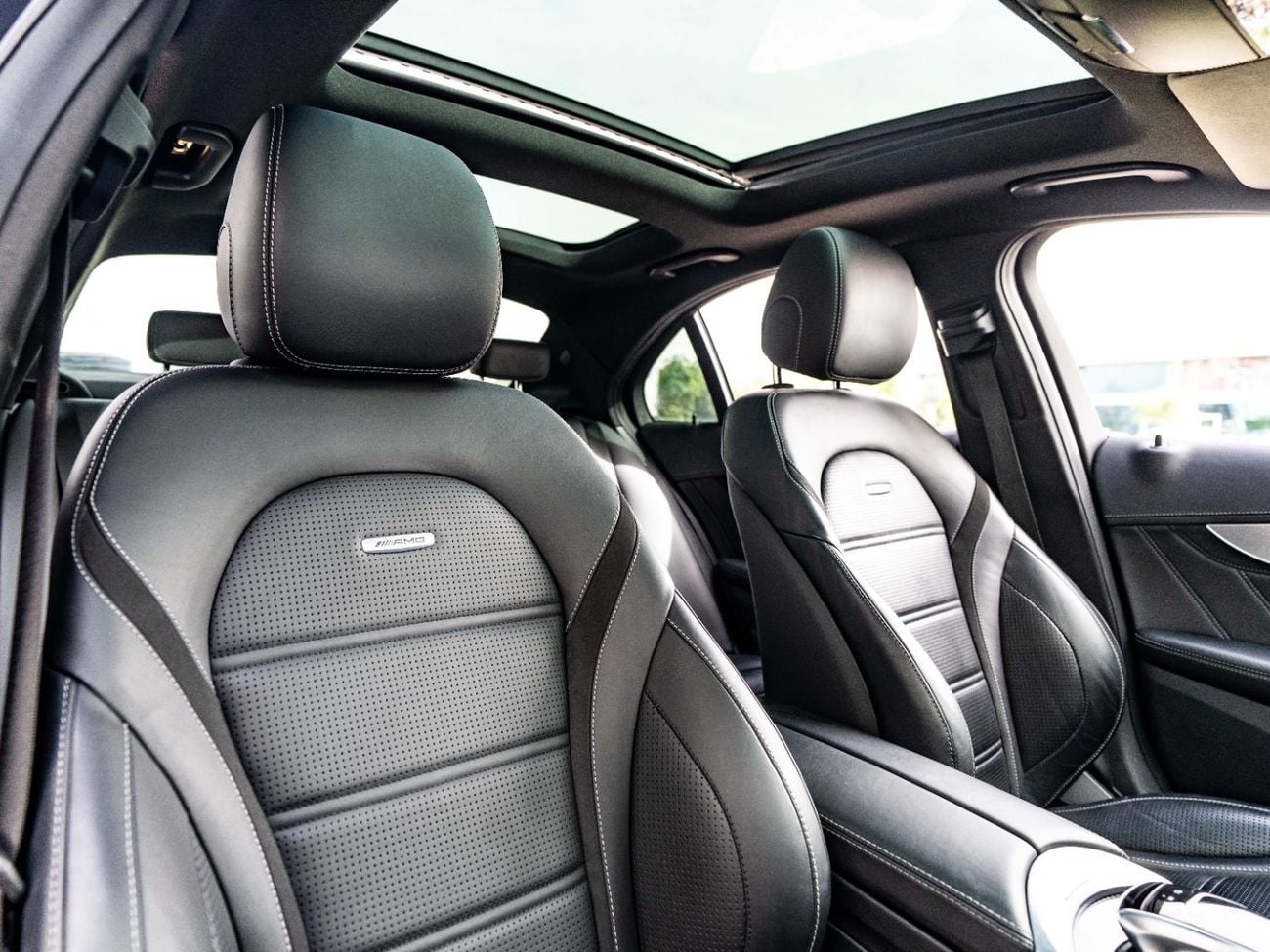 Mercedes-Benz C 63 AMG Std 4.0L Sedan