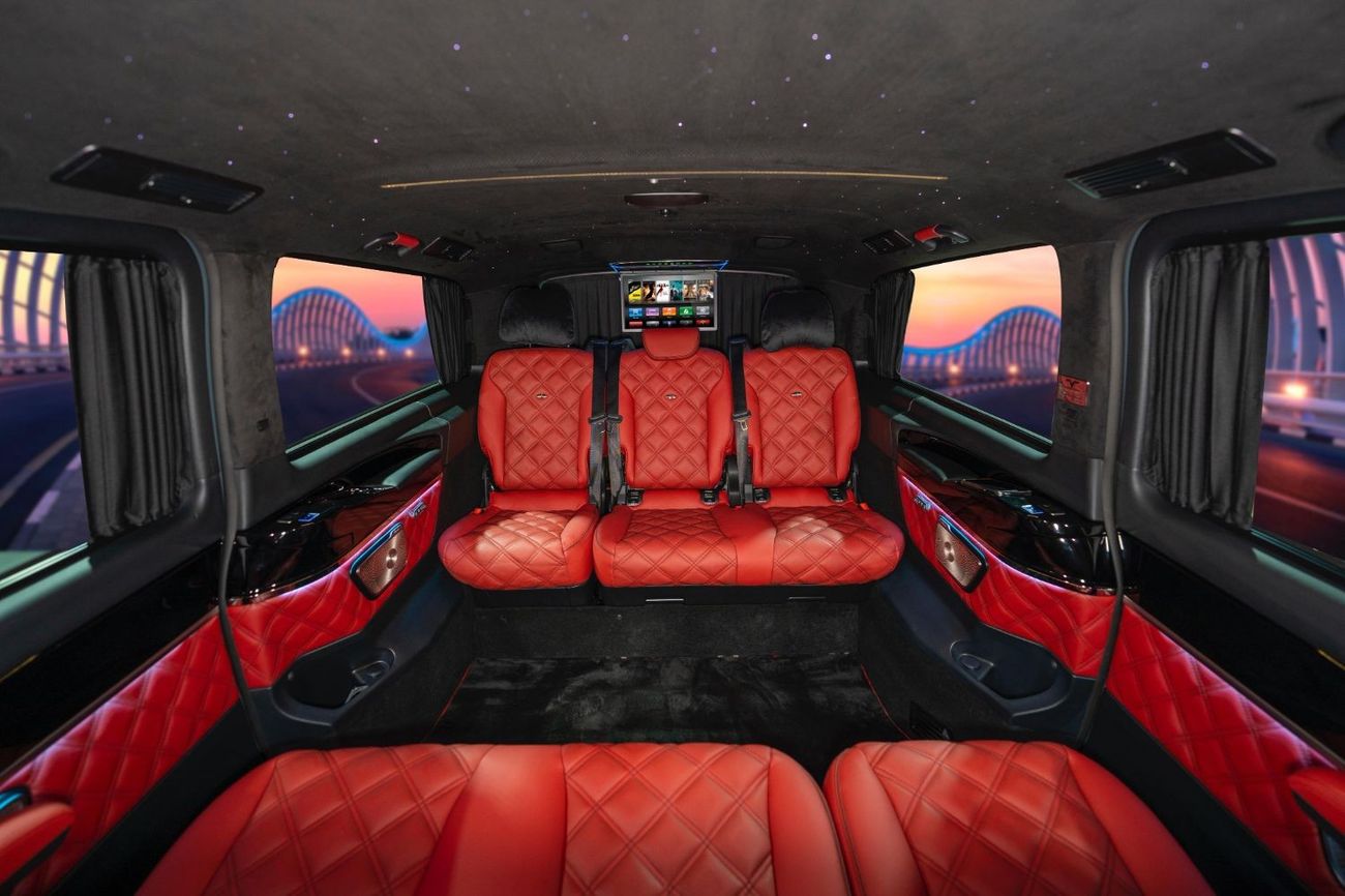 مرسيدس بنز V 300 NEW 2025 MODEL FACELIFT LUXURY EDITION MERCEDES GCC V300 with ADDITIONAL REAR AC - 2 YEARS WARRANTY