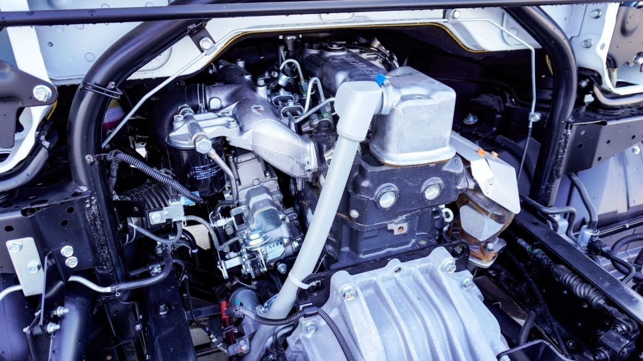 Mitsubishi Canter Van 4x2 4.2l 4CLY CHASSIS