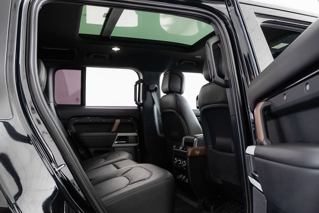 Land Rover Defender P400 110 HSE 3.0L (5 Seater)