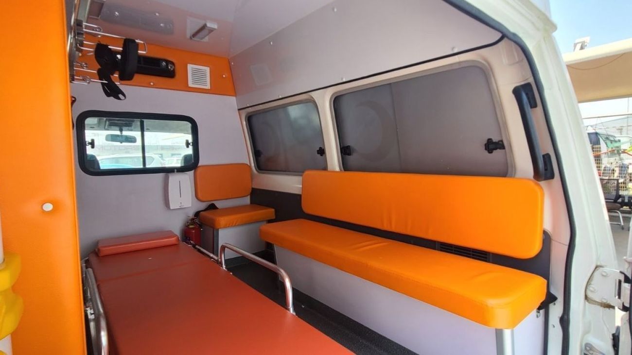 Toyota Land Cruiser 70 TOYOTA LAND CRUISER 78 HARDTOP HIGHROOF AMBULANCE 2.8L V4 DIESEL 2025