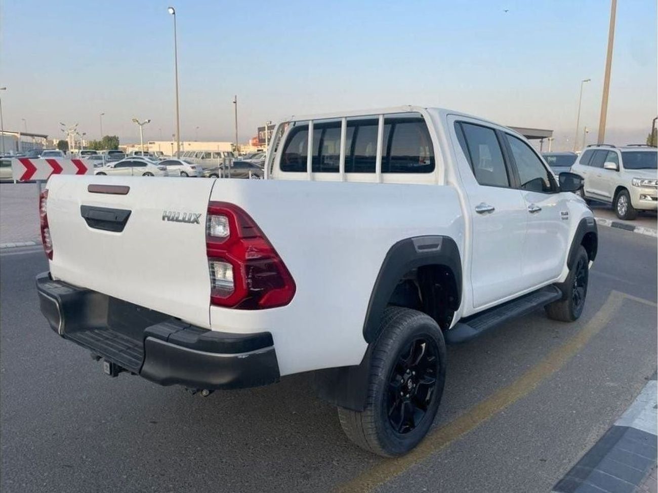 تويوتا هيلوكس diesel 2.8 liter automatic right hand drive