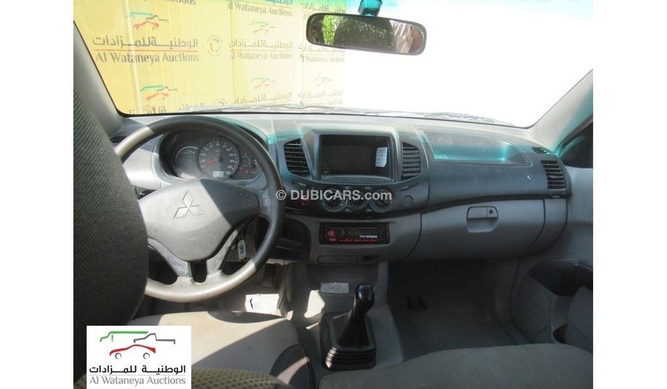 Mitsubishi L200 Mitsubishi L200 D/c pick up 4x2,Diesel,Model:2014. Excellent condition