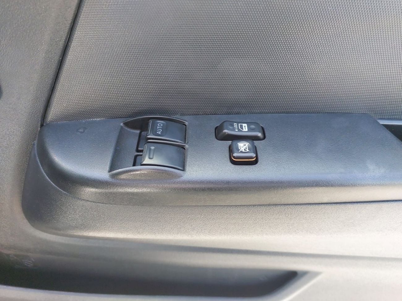 Toyota Hiace TOYOTA HIACE VAN RHD 2013 MODEL 3.0 L DIESEL AUTOMATIC(PM11956)