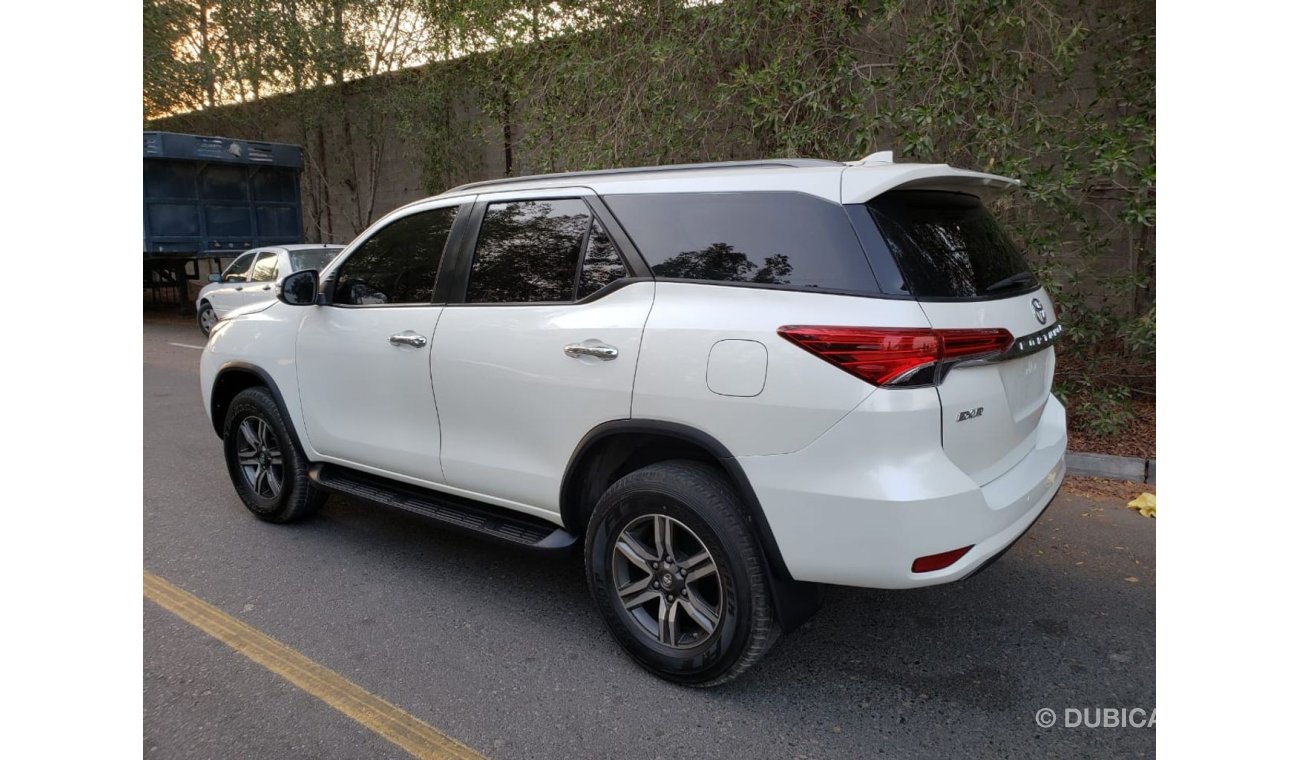 Toyota Fortuner Full option Gcc clean car 2.7 L