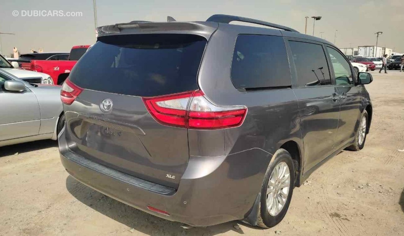 Toyota Sienna full option