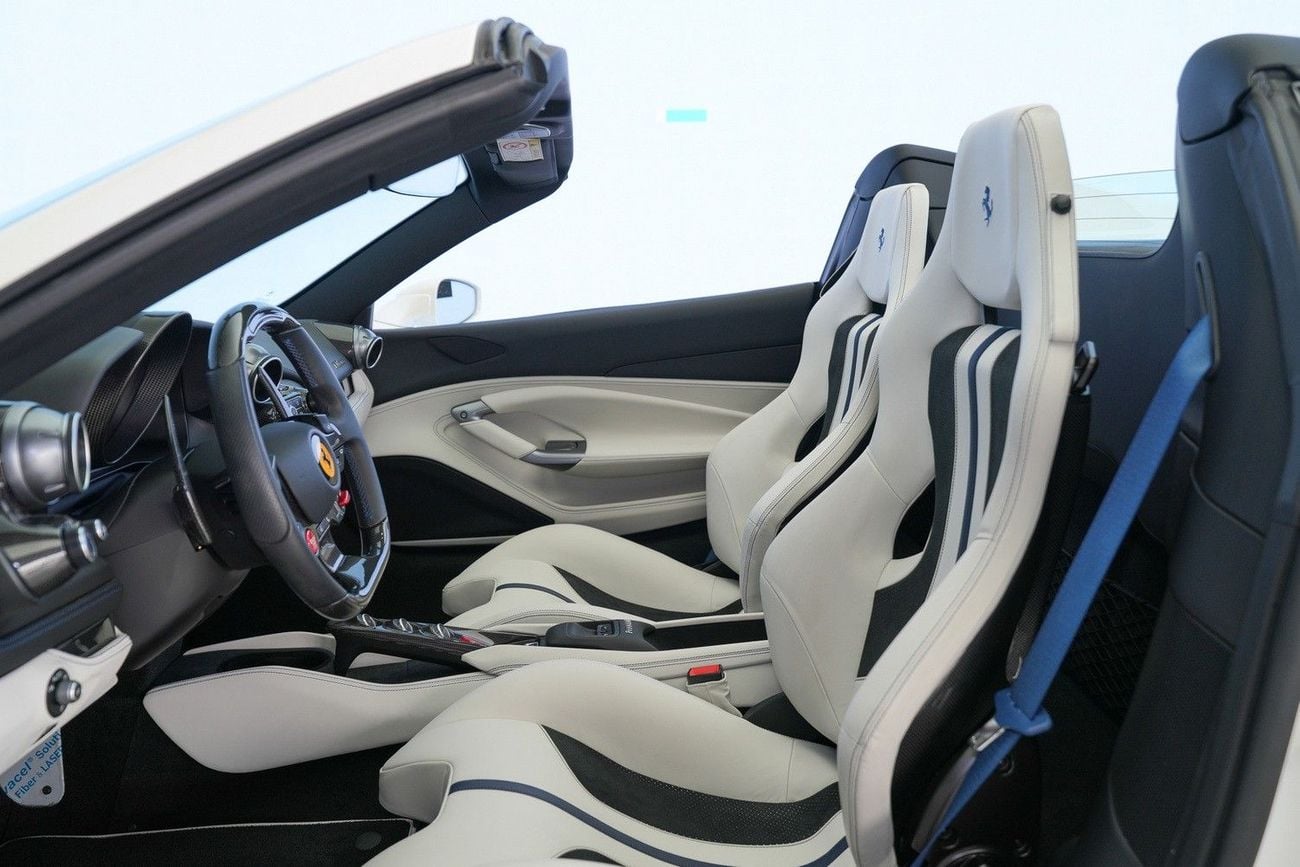 Ferrari F8 Spider STD