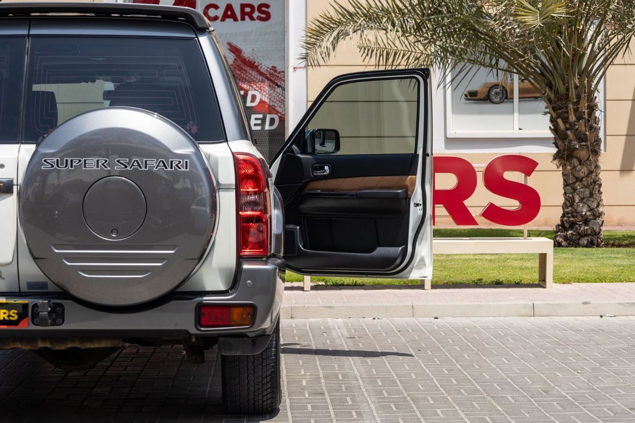 Nissan Patrol Safari Super Safari 4.8L M/T