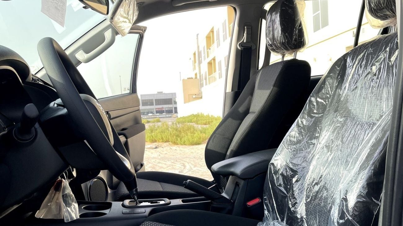تويوتا هيلوكس SGLX S GLX 2.4L AWD A/T