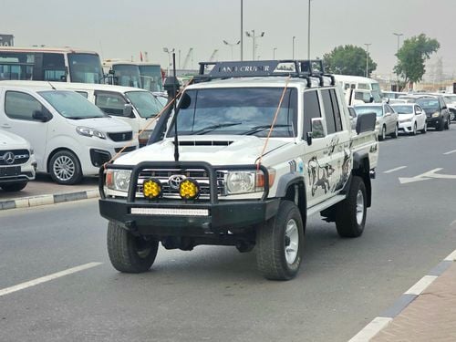 Toyota Land Cruiser Pick Up Double Cabin-RHD-4.5L-Diesel-Manual-4WD-8 Cylinders-5 Seats-4 Doors