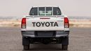 Toyota Hilux 2.4 MT