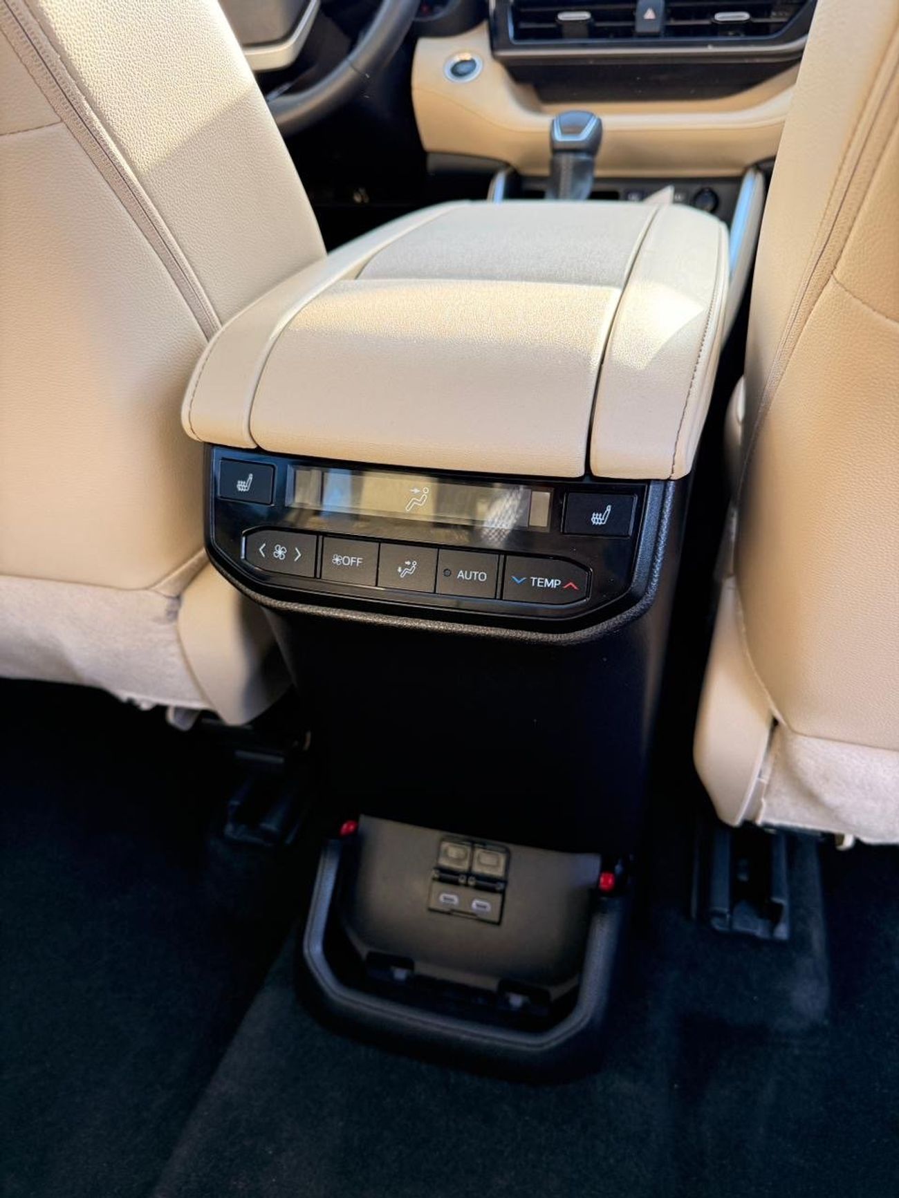 Toyota Highlander Hybrid Platinum 2.5L // panoramic, 360 Camera // head up display full option 2024