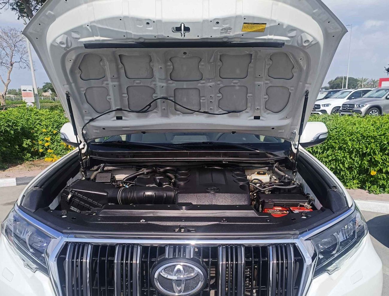 Toyota Prado VXR V6 OPT // 1922 AED Monthly // FULL OPTION (LOT # 70198)