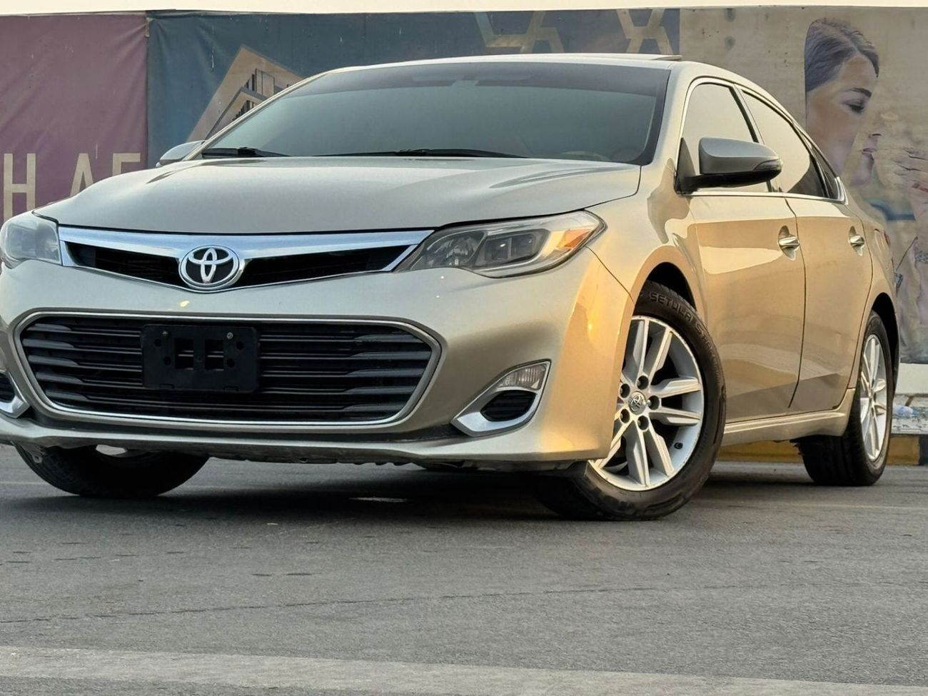 Toyota Avalon XLE 3.5L full option, limited