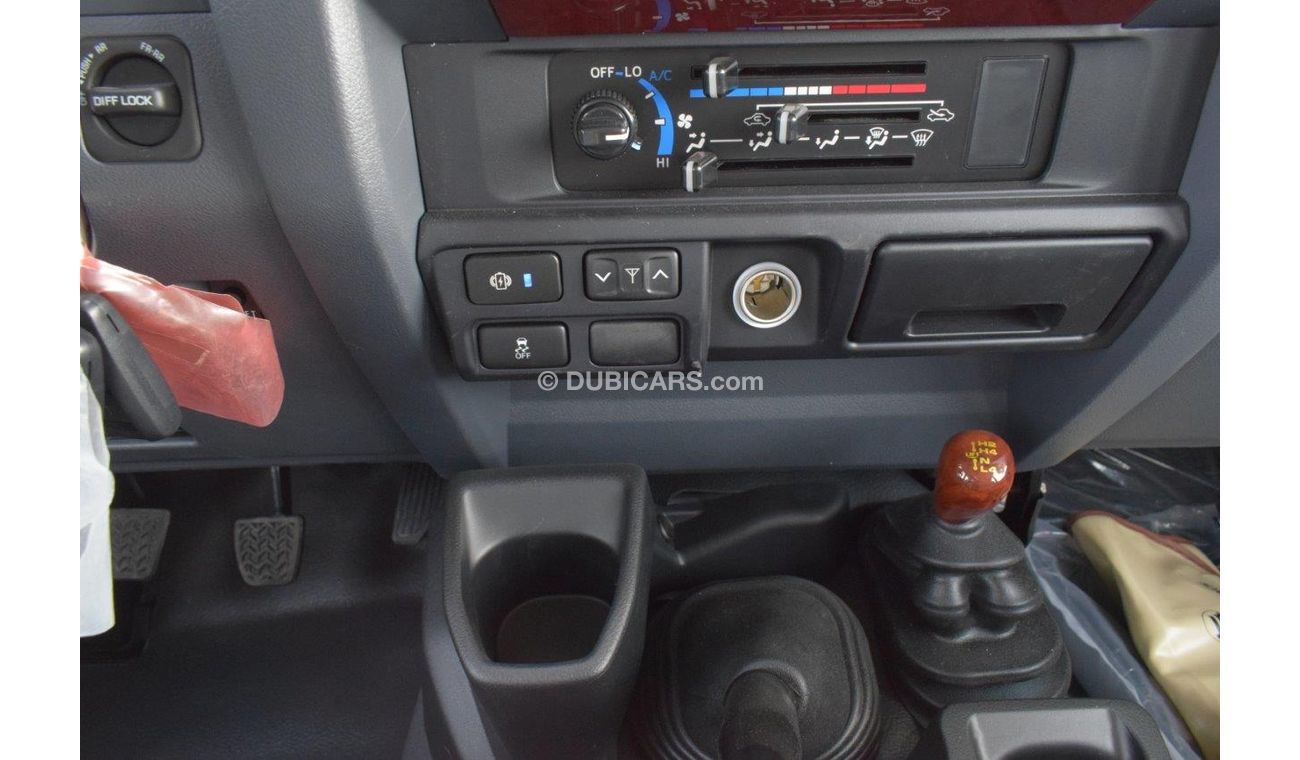 Toyota Land Cruiser Pick Up Double Cab  LX Limited V8 4.5L Diesel Manual Transmission