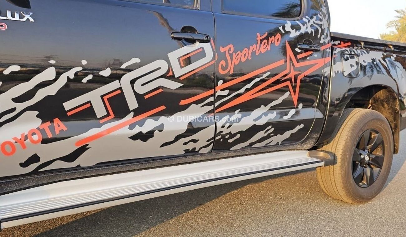 Toyota Hilux 2.5L DIESEL | MANUAL TRANSMISSION  LEFT-HAND-DRIVE | ALLOY WHEELS | LEATHER SEATS