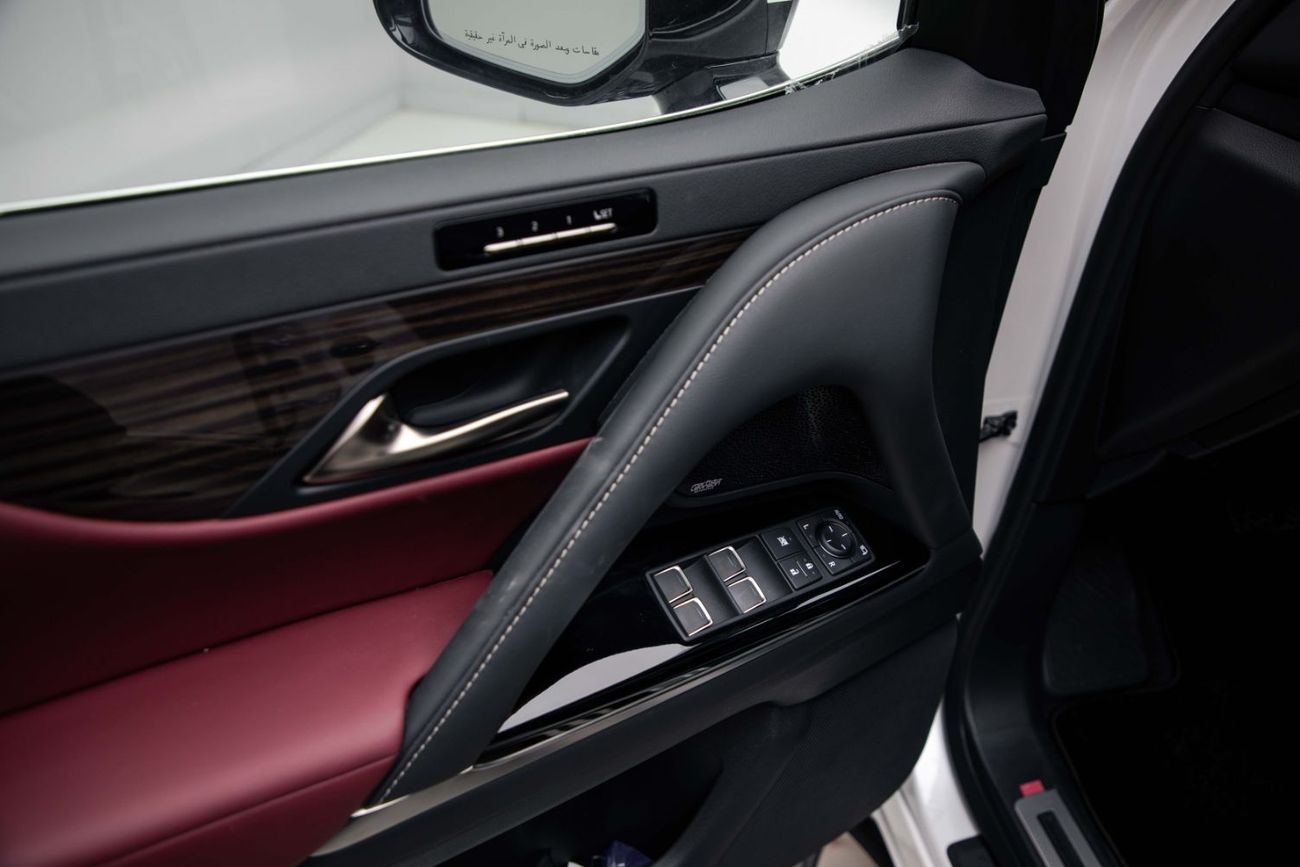 لكزس LX 600 Signature 3.5L - Sonic Quartz Inside Red | Export Only