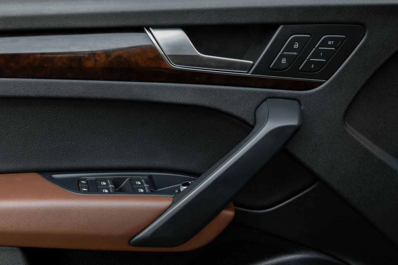 أودي Q5 Q5 TFSI Quattro | 1,959 P.M | 0% Downpayment | S-Line | Full Audi Service History!