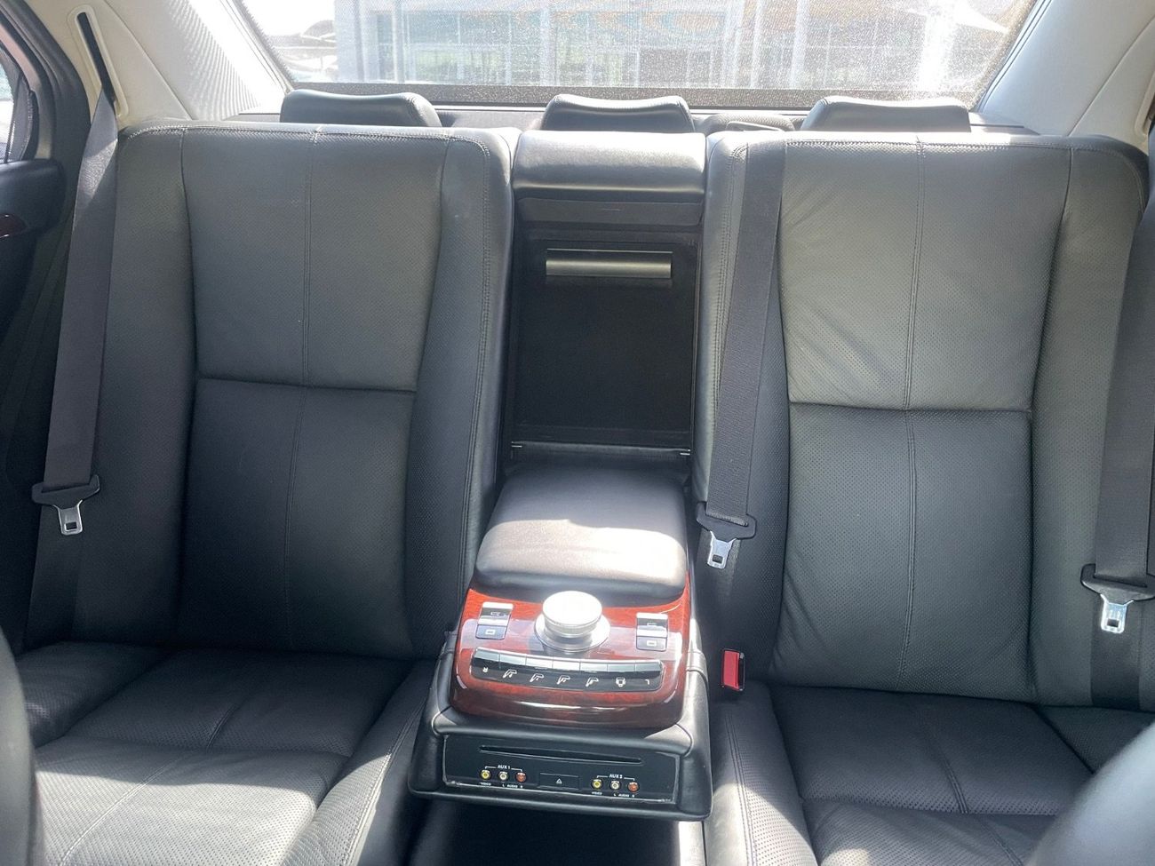 مرسيدس بنز S 500 مرسيدس S500 وارد كوريا اوراق جمارك فل اوبشن نظيفة جدا ًبدون حوادث