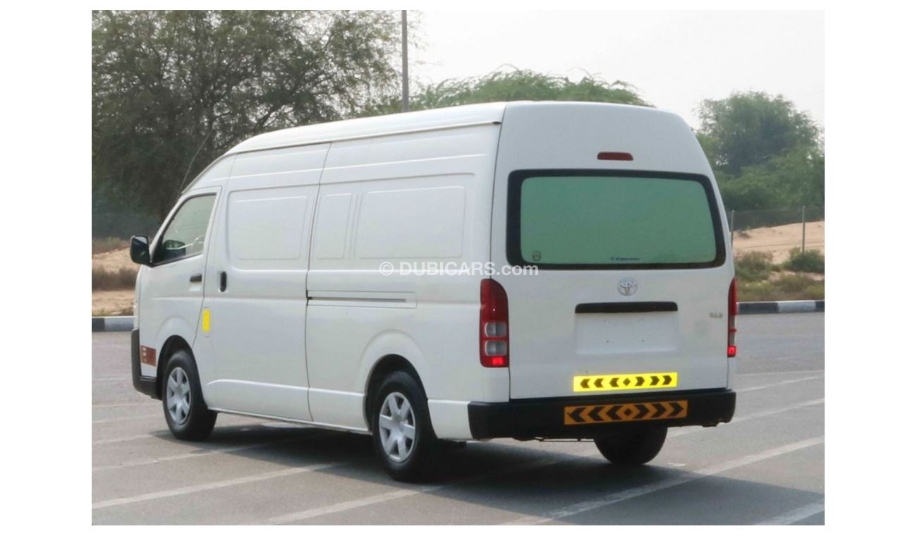 Toyota Hiace 2016 | TOYOTA HIACE MULTIPURPOSE DELIVERY VAN WITH GCC SPECS AND EXCELLENT CONDITION