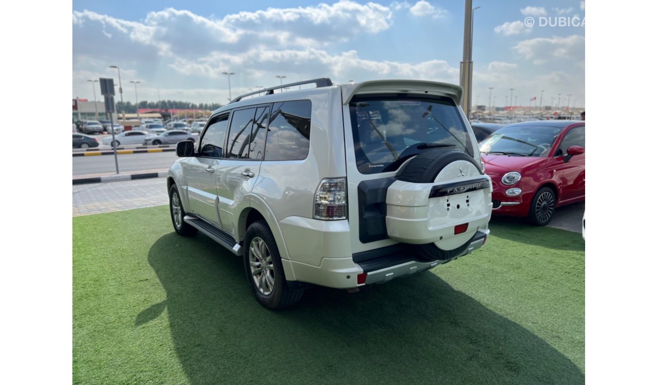 Mitsubishi Pajero GLS Highline Top Mitsubishi Pajero GLS 3.8L 2014 GCC