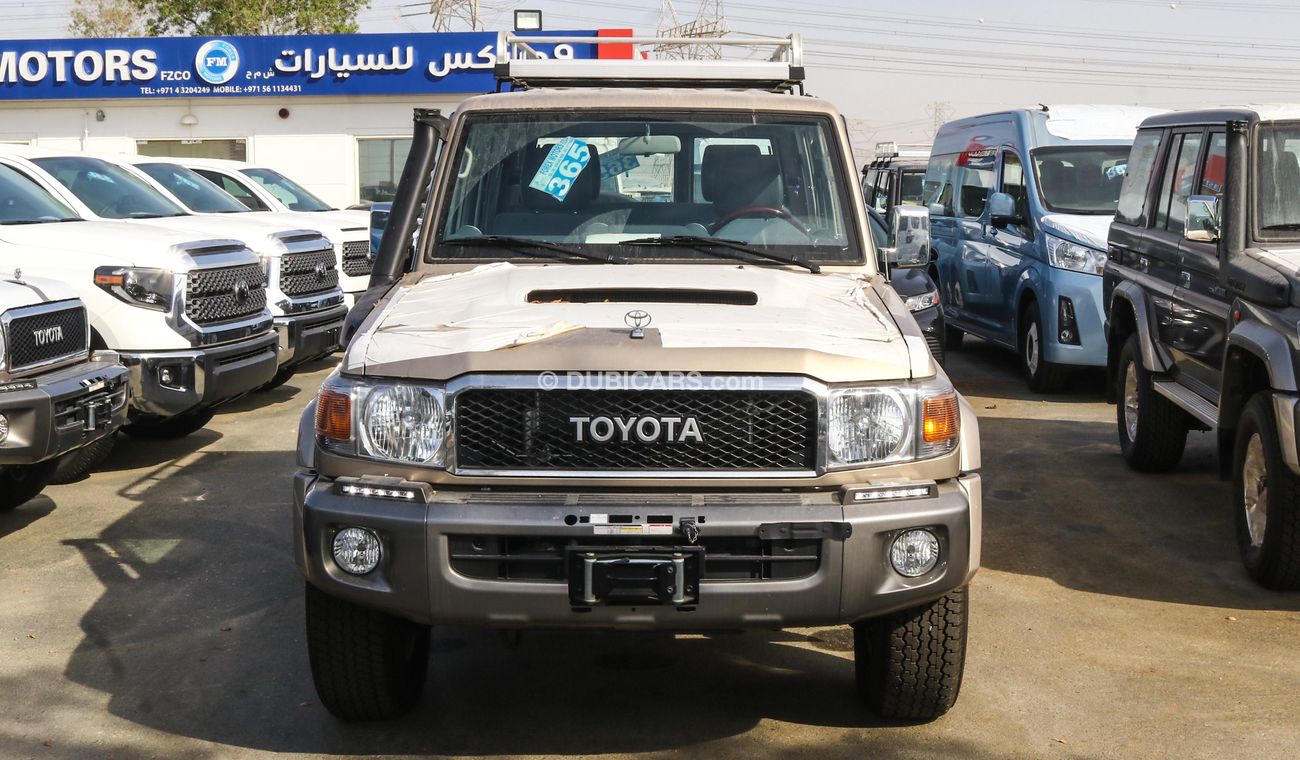 Toyota Land Cruiser 70 LX V8