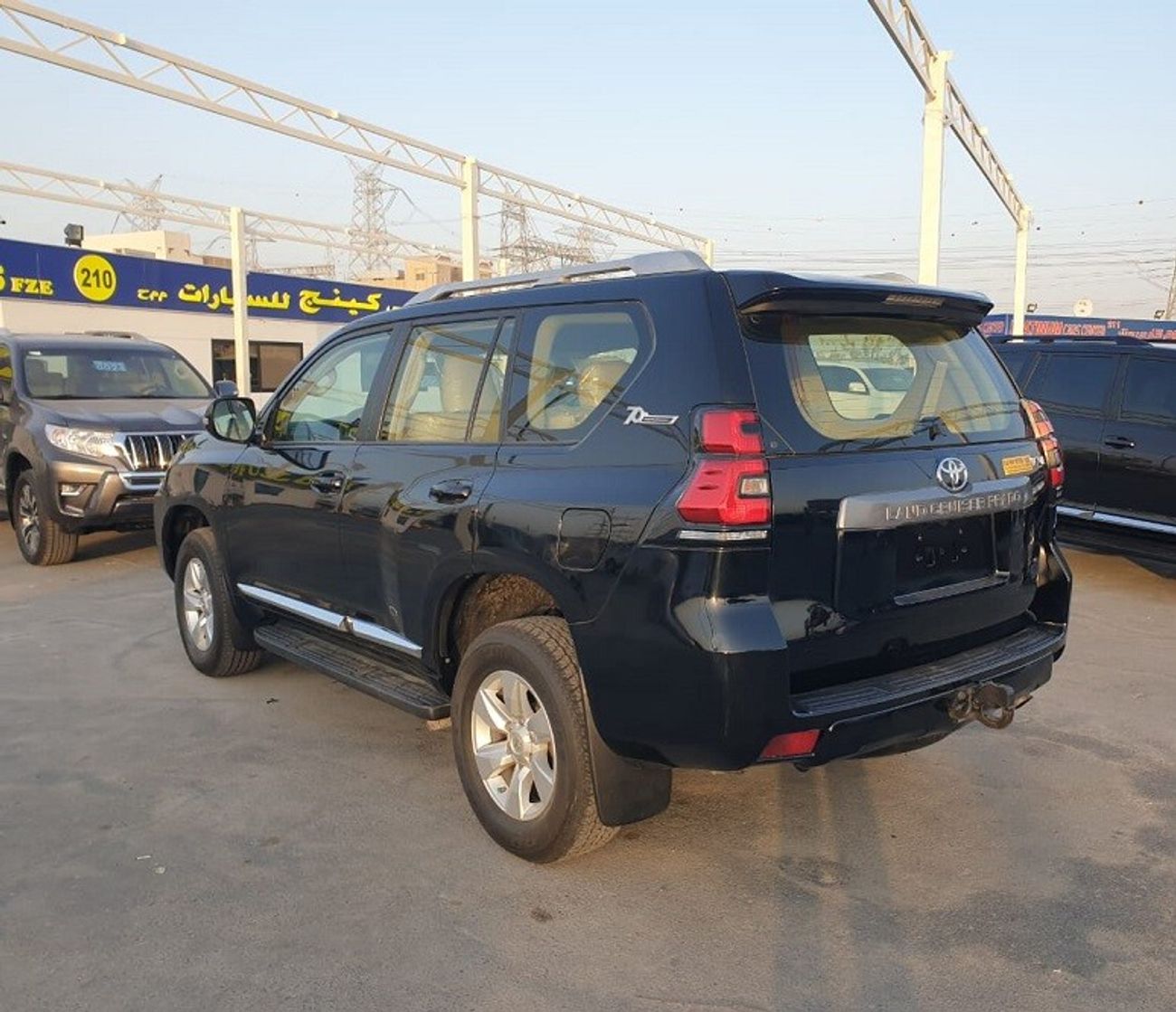 تويوتا برادو 2.7L - TXL (PETROL)