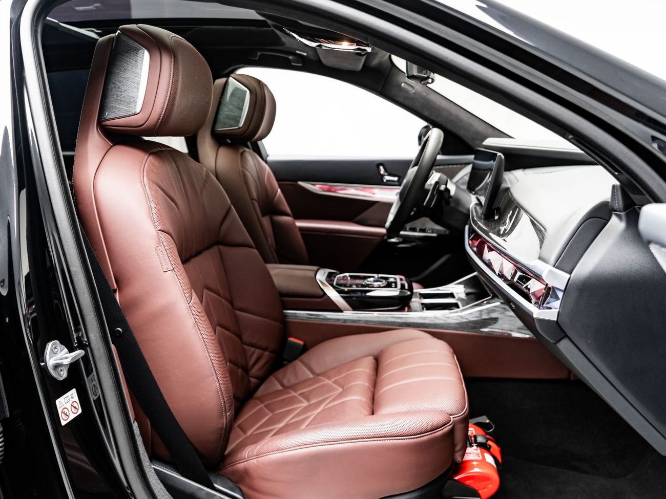 بي أم دبليو 735i 2024 BMW 735i, August 2029 BMW Warranty + Service Contract, Low KM's, GCC