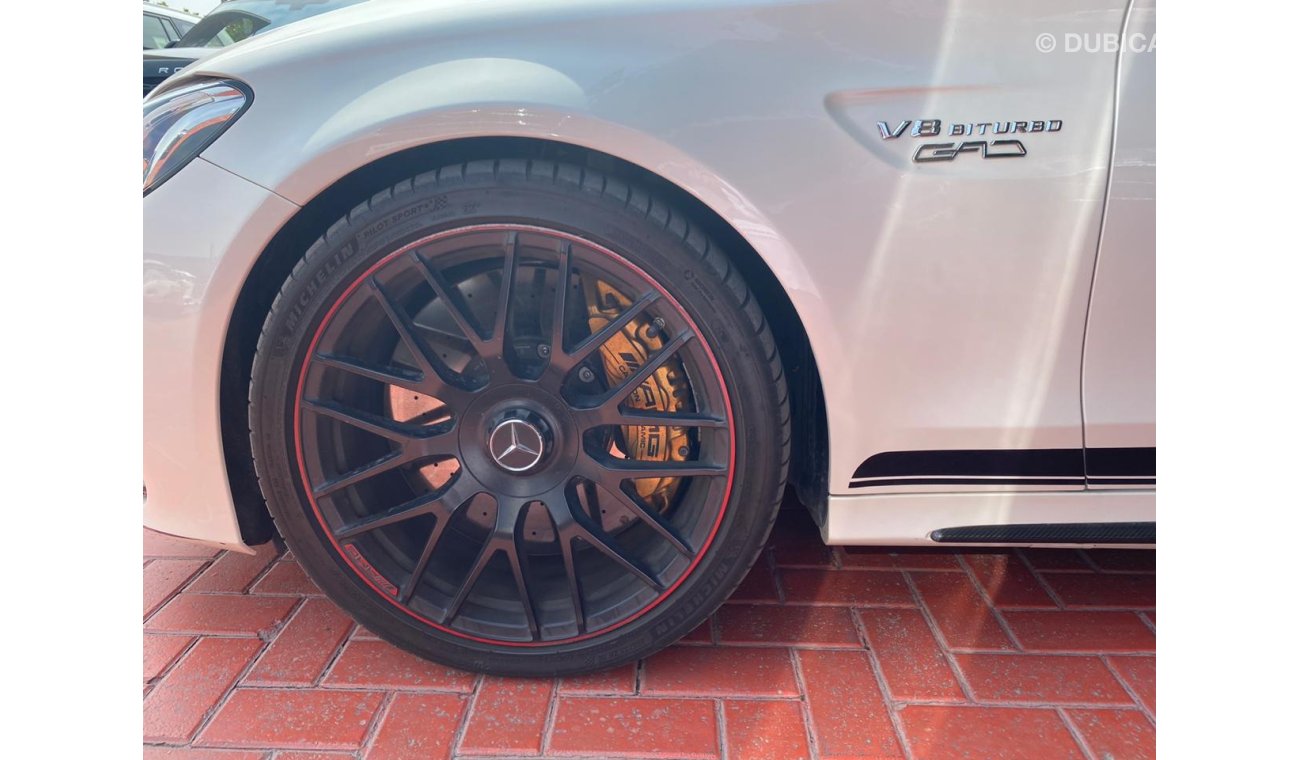 مرسيدس بنز C 63 AMG Edition 1