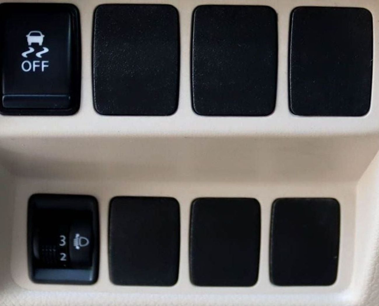 Nissan XTrail S 2.5L FWD (5 Seater) Nissan x-trail 2.5L 2020 GCC accident-free in excellent condition 837 P.M