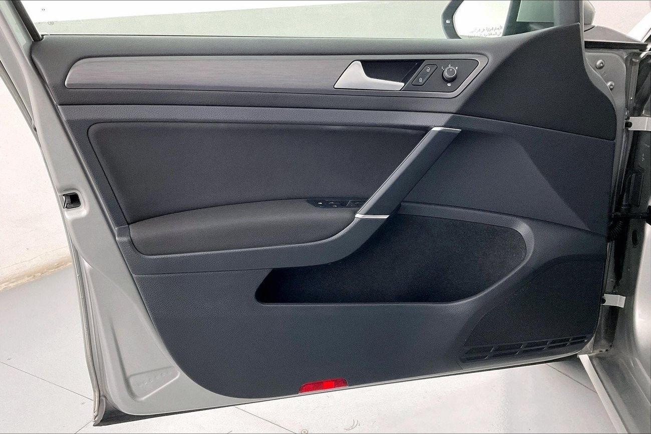 Volkswagen Golf SE| 1 year free warranty | Exclusive Eid offer