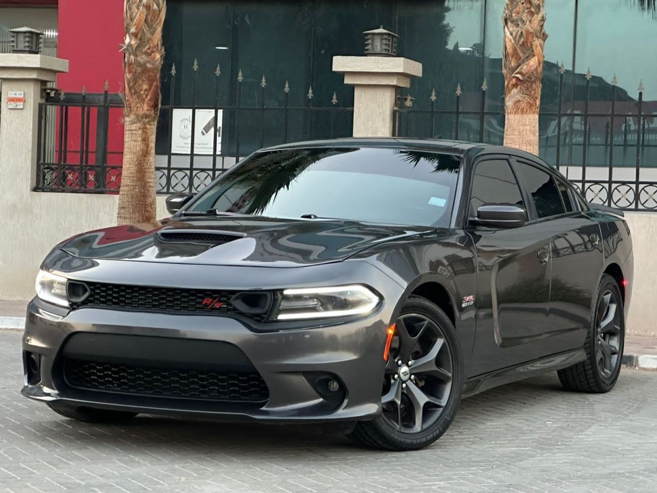 دودج تشارجر 5.7L R/T دودج تشارجر  R/T موديل: 2019 ممشى : 119,000 كم مطلوب: 58,000 درهم وارد امريكا   8 سلندر ، 5