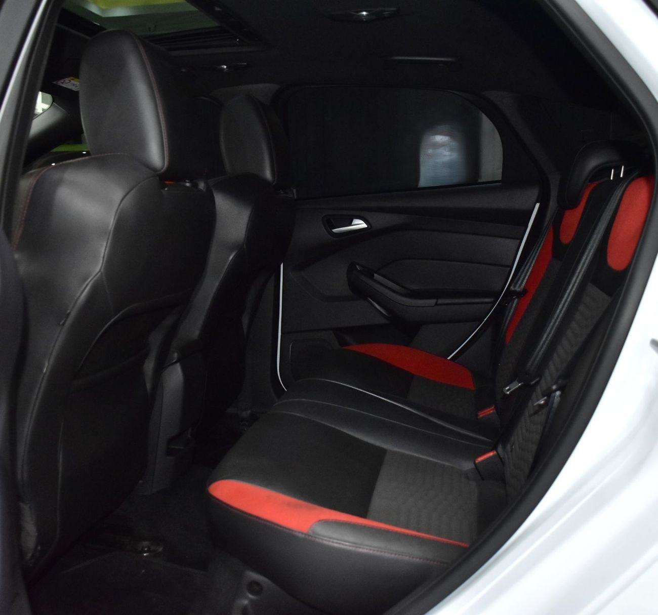 فورد فوكاس EXCELLENT DEAL for our Ford Focus ST ( 2017 Model ) in White Color GCC Specs