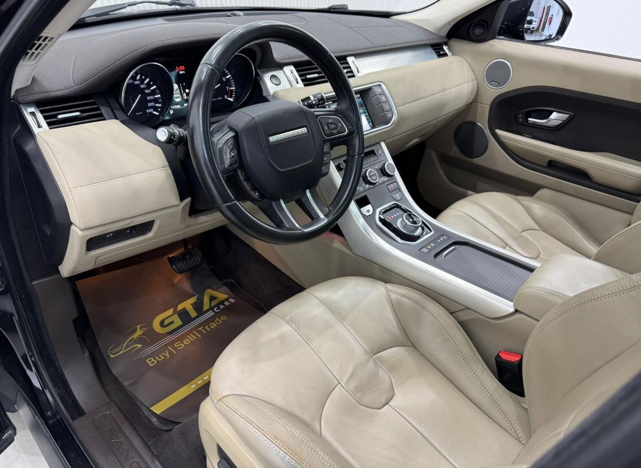 لاند روفر رانج روفر إيفوك 2015 Range Rover Evoque, Full Agency Service History, Excellent Condition, GCC