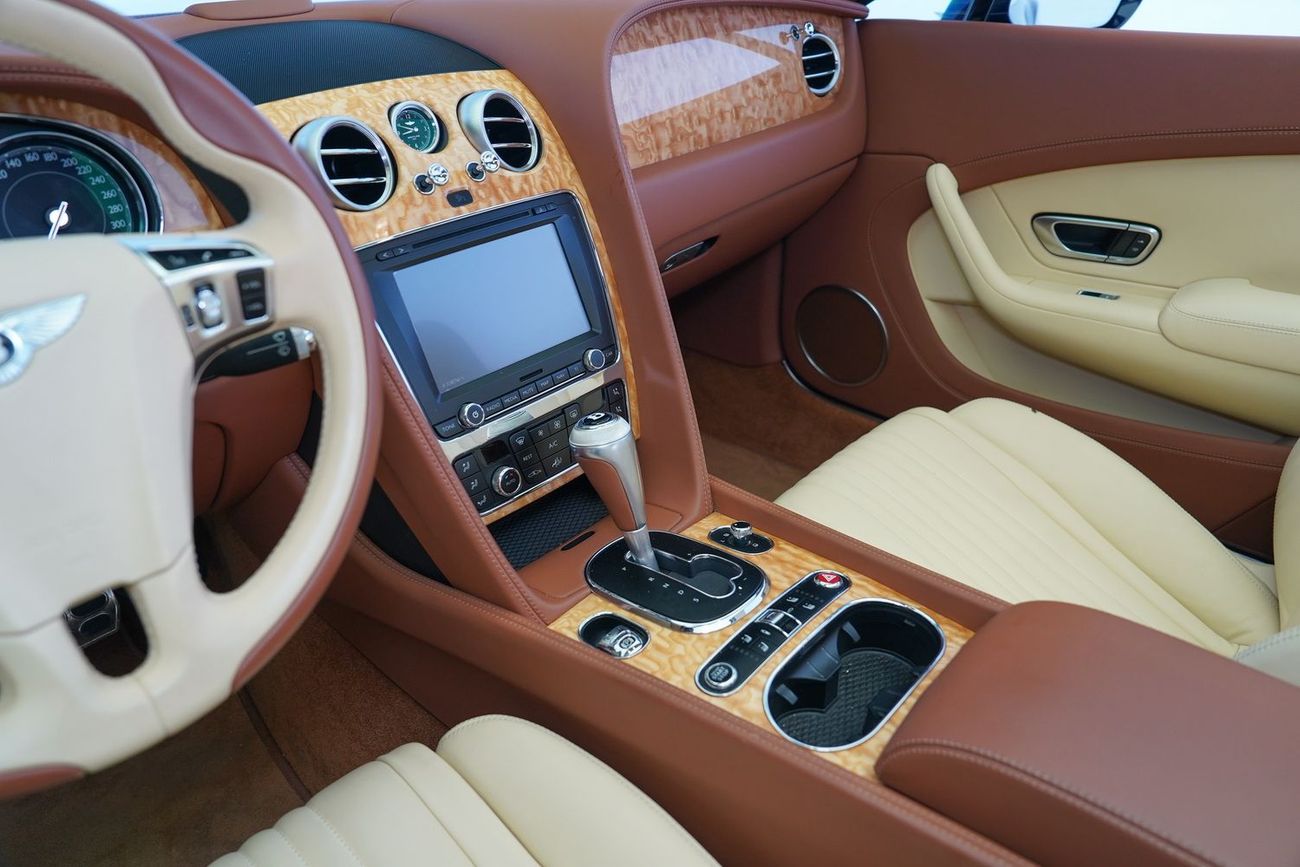 Bentley Continental GTC V8 s