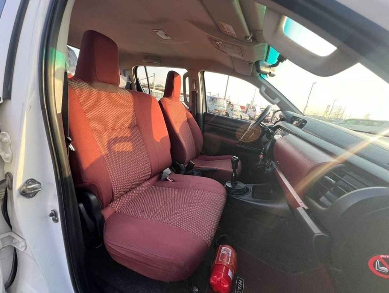 تويوتا هيلوكس 2021 TOYOTA HILUX 2.8L V4 **DIESEL** MANUAL TRANSMISSION  + POWER WINDOW + 4X4  - DOUBLE CABIN - wit