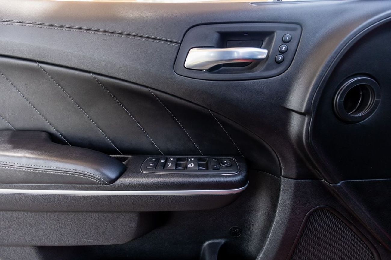 Dodge Charger R/T 5.7L