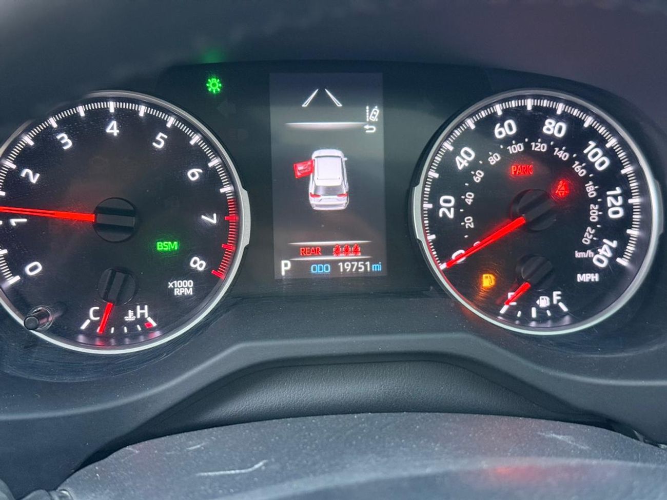 Toyota RAV4 XLE 2.5L 2021 Rav4 XLE AWD + 4x4 + ( low miles 19751 only ) Push Start + Sunroof + 2.5L Full option