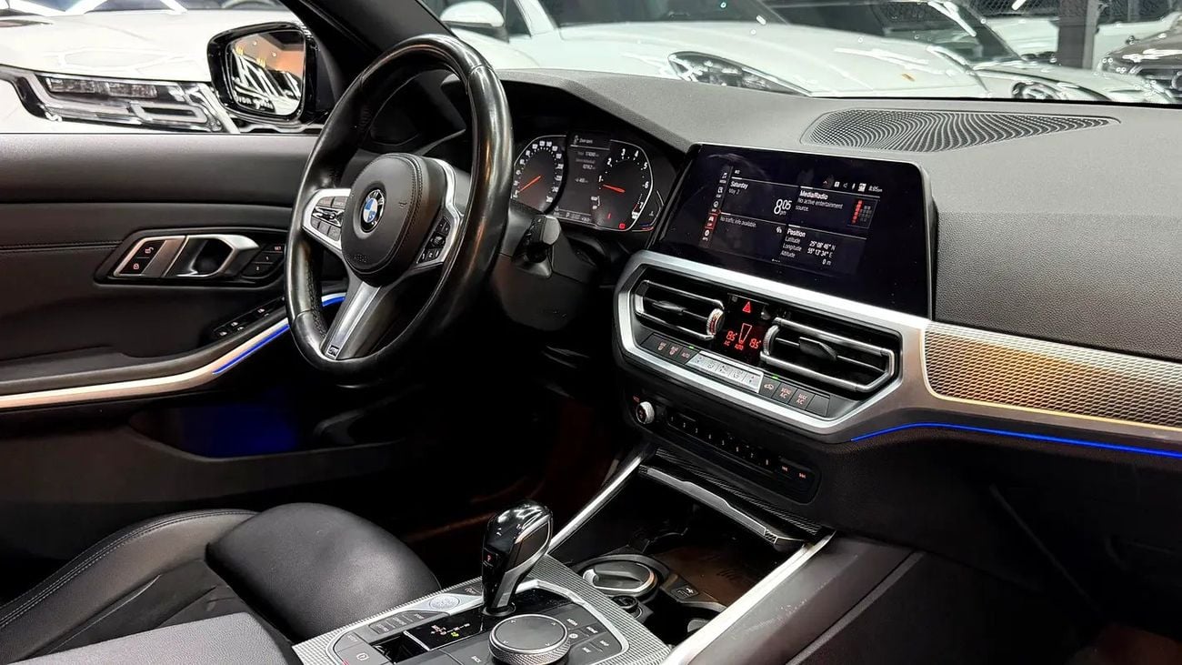 BMW 330i Exclusive 2.0L (255 HP)