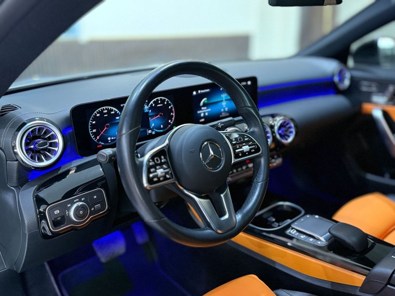 Mercedes-Benz CLA 250 Std 2.0L (221 HP) MERCEDES CLA250 AMG II 2023 II FULL LOADED