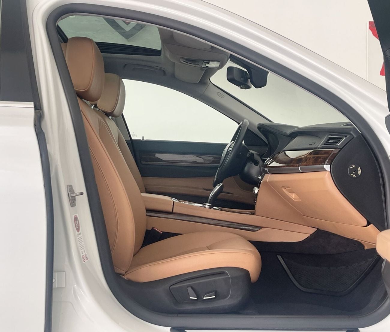 بي أم دبليو 740Li EXECUTIVE V6  GCC SPECS - EXCELLENT CONDITION