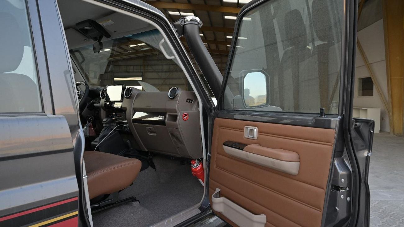 تويوتا لاند كروزر 70 Toyota hard top LC76 4.0 AT 2025 mid option