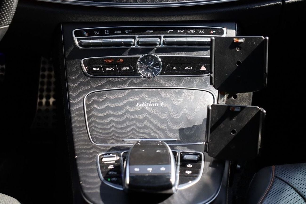 Mercedes-Benz CLS 320 Mercedes-Benz CLS 350 / 2019 / GCC / Full Option/ Full Service History