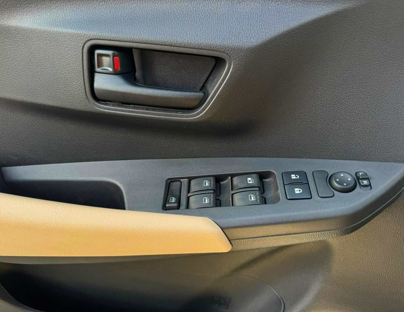 تويوتا يارس E  STANDRAD OPTION || 1.5L PETROL V4 | FABRIC SEATS | DVD | REAR PARKING SENSOR (CODE # YREO)